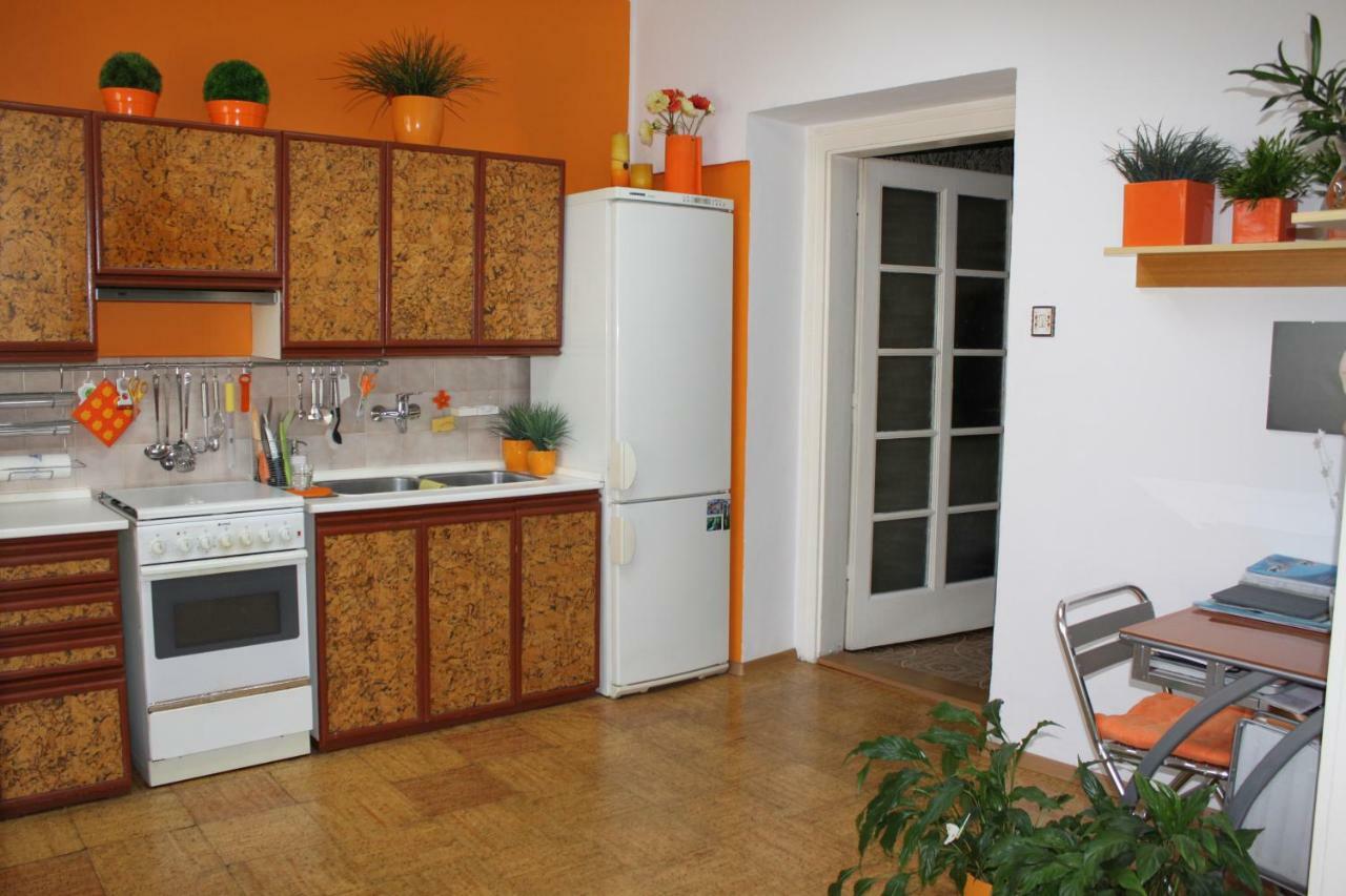 Cosy Apartment Under The Tower Prague Extérieur photo
