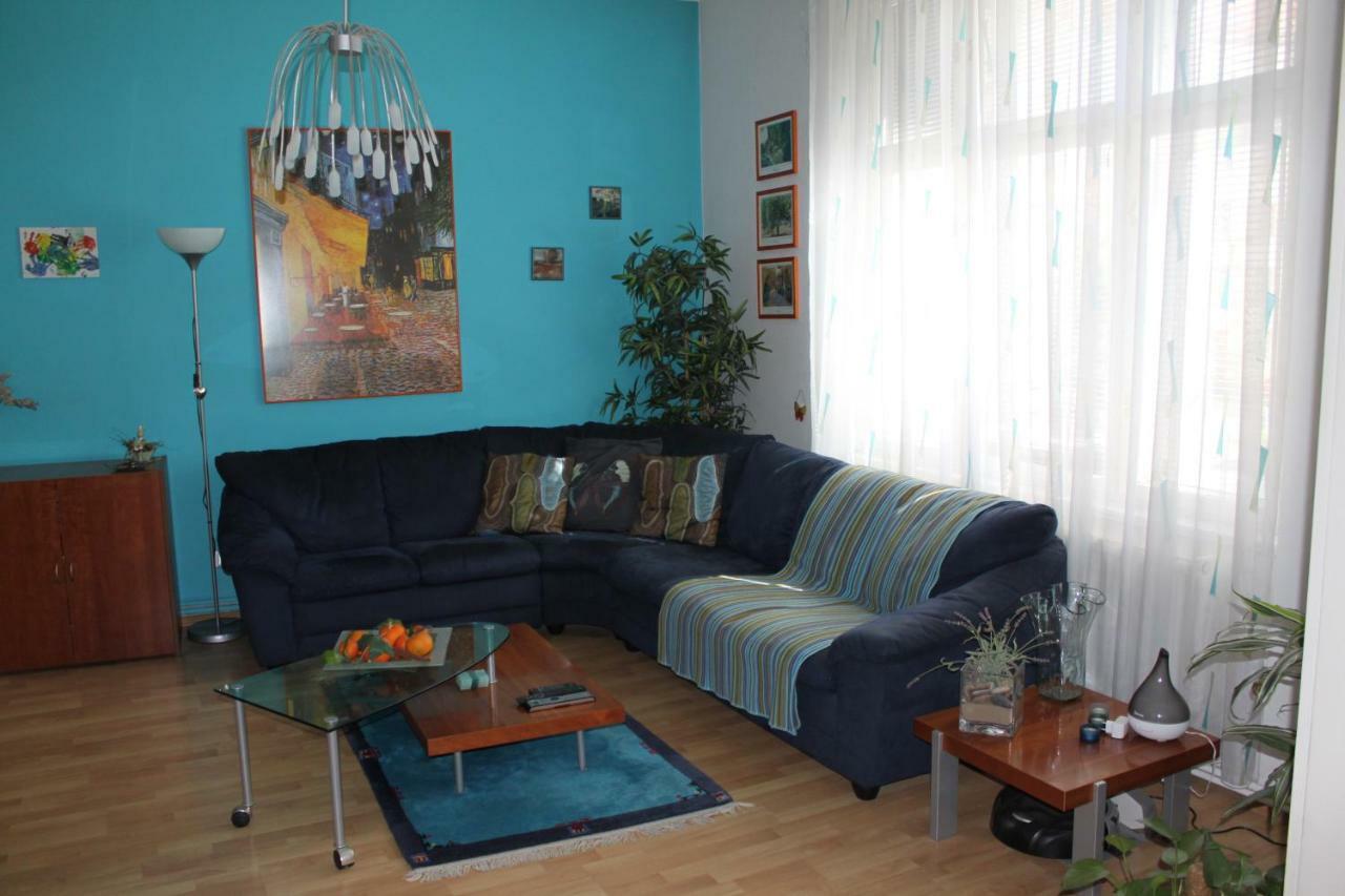 Cosy Apartment Under The Tower Prague Extérieur photo